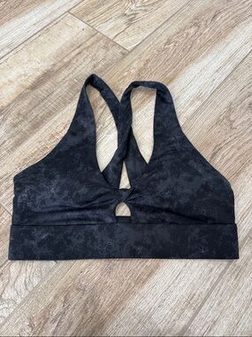 Fabletics Oasis Twist Sports Bra